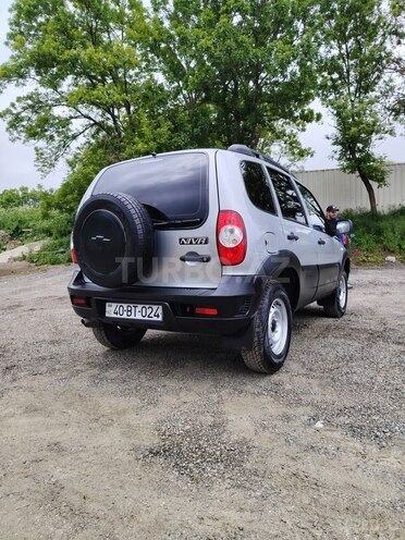 Chevrolet Niva 2015, 360,000 km - 1.7 л - Yevlax