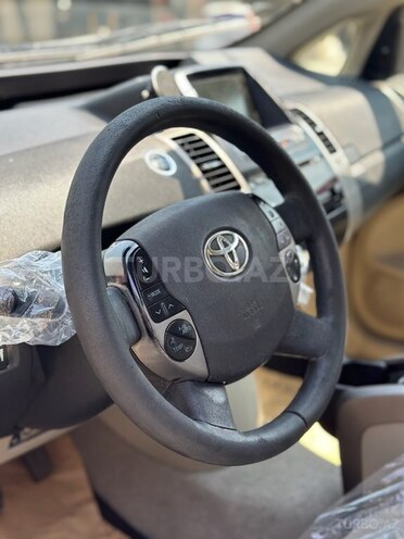 Toyota Prius-14