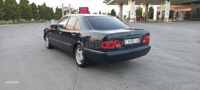 Mercedes E 230 1996, 202,012 km - 2.3 l - Bakı