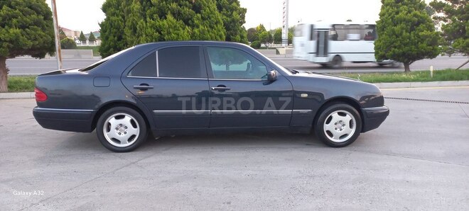 Mercedes E 230 1996, 202,012 km - 2.3 l - Bakı