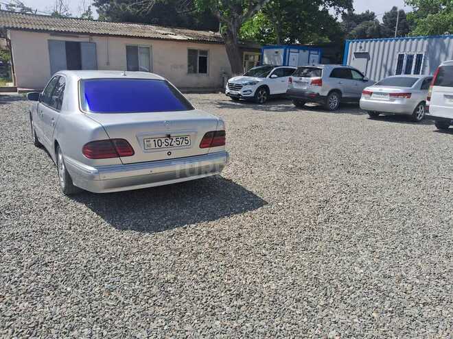 Mercedes E 240 2001, 263,570 km - 2.4 l - Bakı