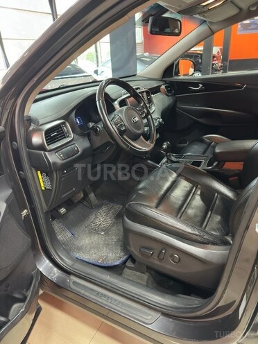 Kia Sorento-10
