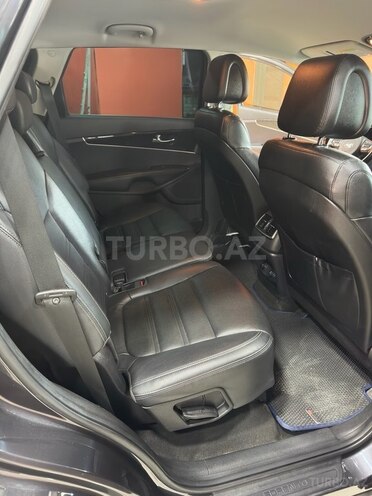 Kia Sorento-11