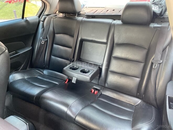 Chevrolet Cruze-13