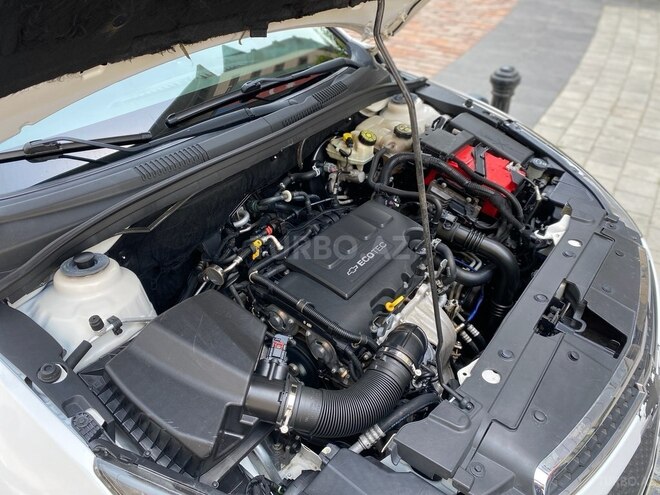 Chevrolet Cruze-15