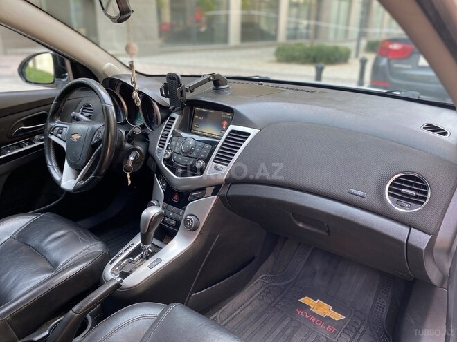Chevrolet Cruze-10