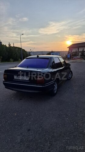 Opel Vectra 1994, 295,000 km - 2.0 l - Quba