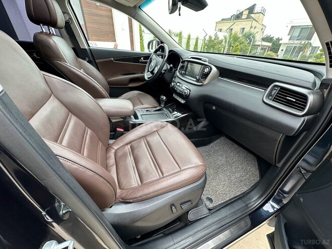 Kia Sorento-12