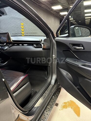 Toyota C-HR 2019, 56,700 km - 2.0 l - Bakı