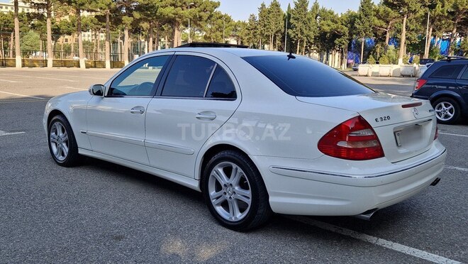 Mercedes E 320 2004, 259,000 km - 3.2 л - Sumqayıt