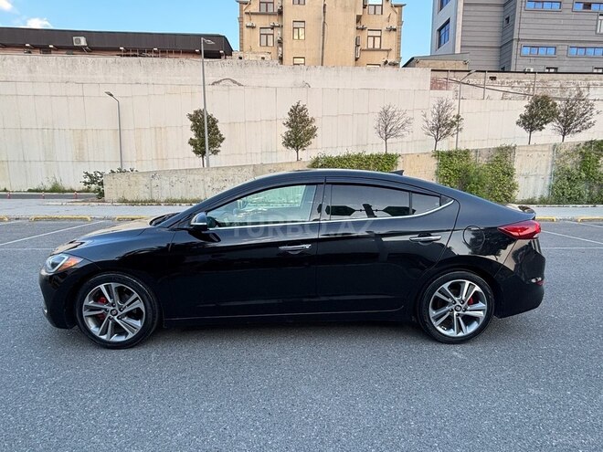 Hyundai Elantra-8