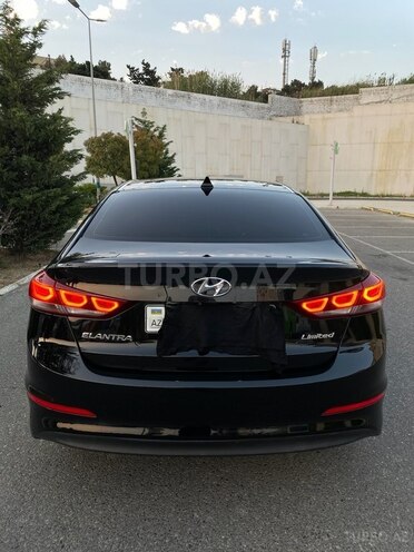Hyundai Elantra-7
