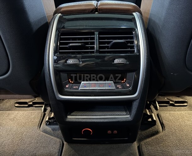 BMW X7-18