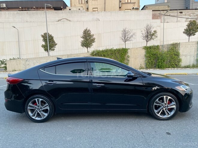 Hyundai Elantra-9