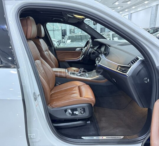 BMW X7-12