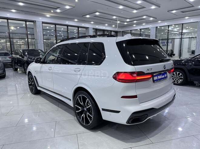 BMW X7-6