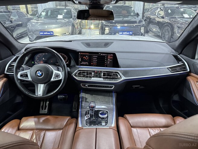BMW X7-8