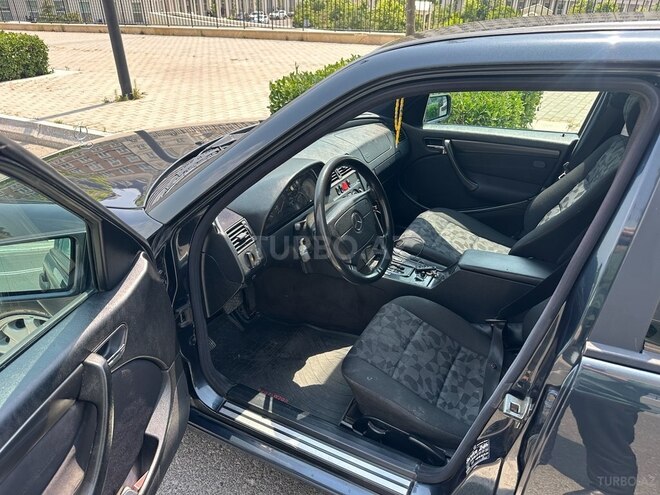Mercedes C 200 2000, 322,000 km - 2.0 l - Bakı