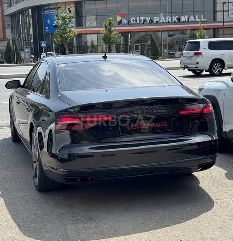 Audi A8-5