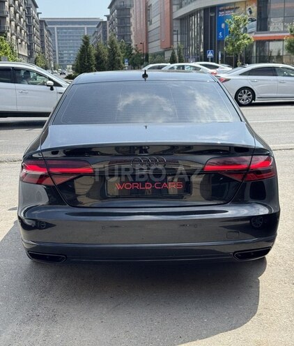 Audi A8-4