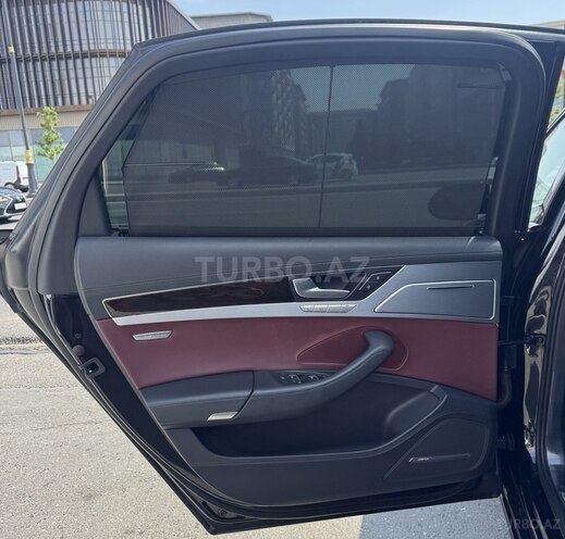Audi A8-13