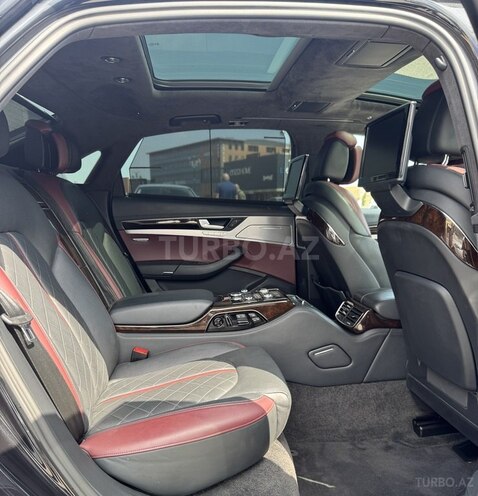 Audi A8-17