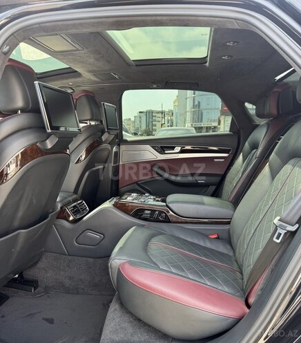 Audi A8-15