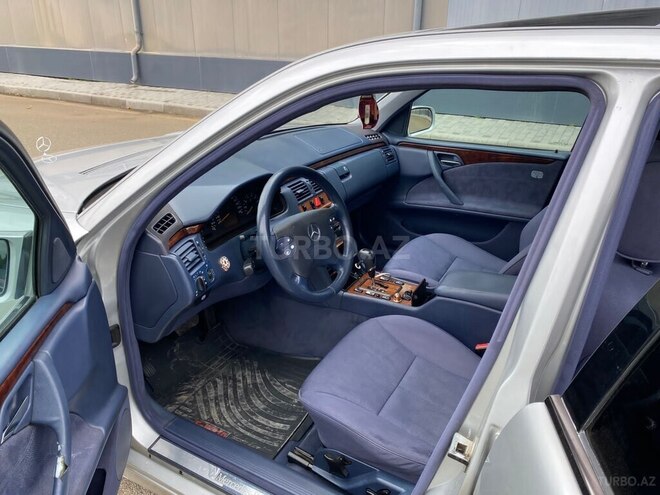 Mercedes E 240 1999, 315,000 km - 2.4 l - Tovuz