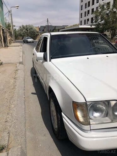 Mercedes E 200 d 1994, 488,000 km - 2.0 l - Beyləqan