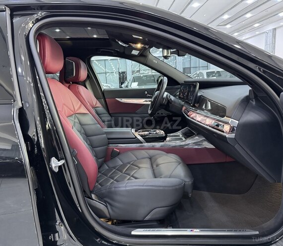 BMW 740-12