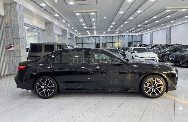 BMW 740-4