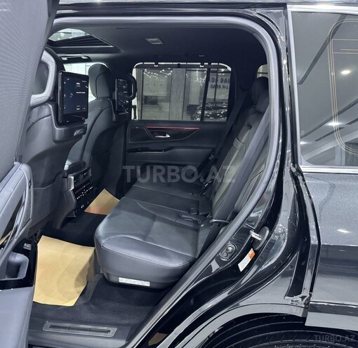 Lexus LX 500d-14