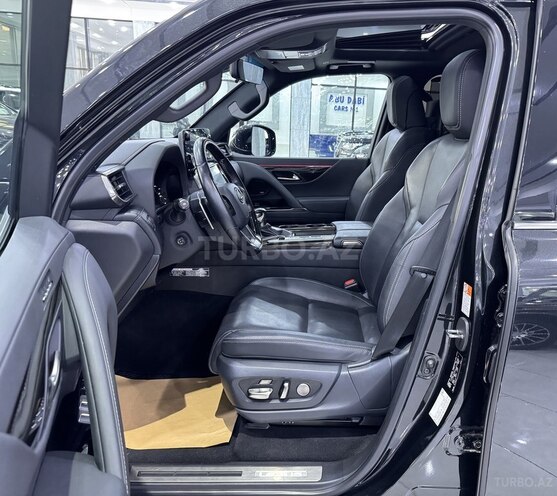 Lexus LX 500d-11