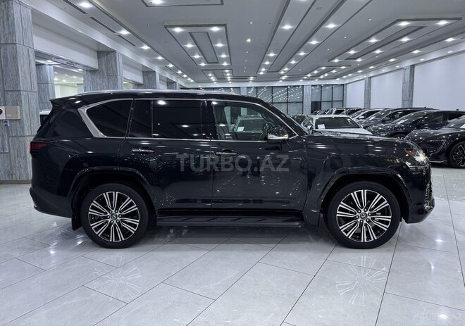 Lexus LX 500d-4