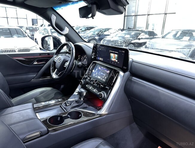 Lexus LX 500d-10