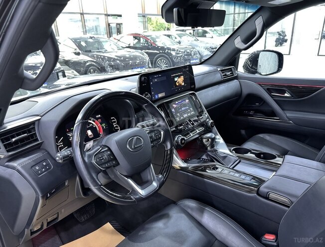 Lexus LX 500d-9