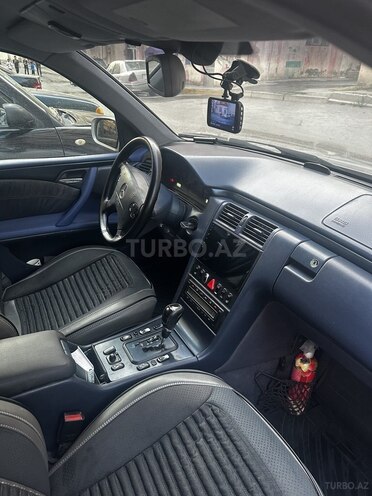 Mercedes E 220 d 2001, 486,000 km - 2.2 л - Bakı