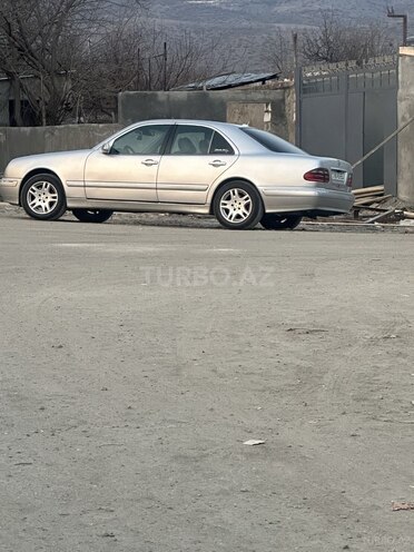 Mercedes E 220 d 2001, 486,000 km - 2.2 л - Bakı