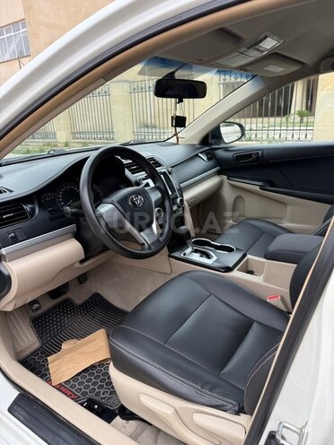 Toyota Camry-3