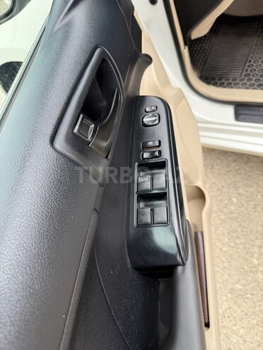 Toyota Camry-9