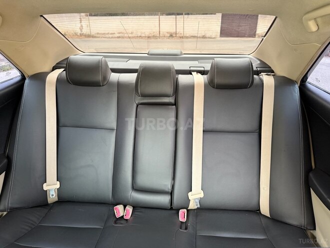 Toyota Camry-6