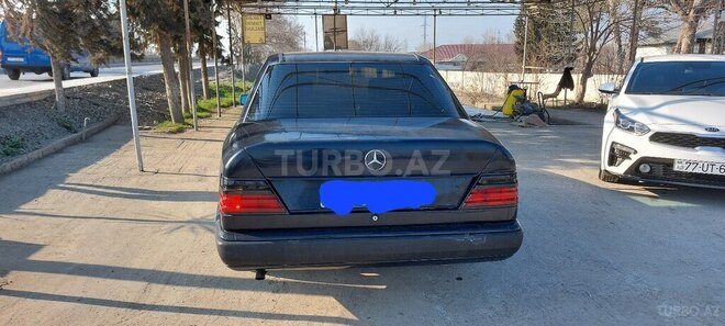 Mercedes E 250 1989, 258,000 km - 2.5 l - Salyan