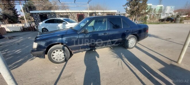 Mercedes E 250 1989, 258,000 km - 2.5 l - Salyan