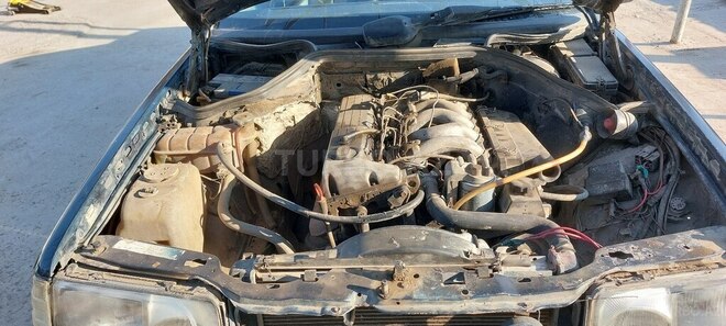 Mercedes E 250 1989, 258,000 km - 2.5 l - Salyan