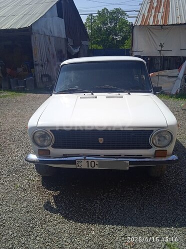 LADA (VAZ) 21011-1