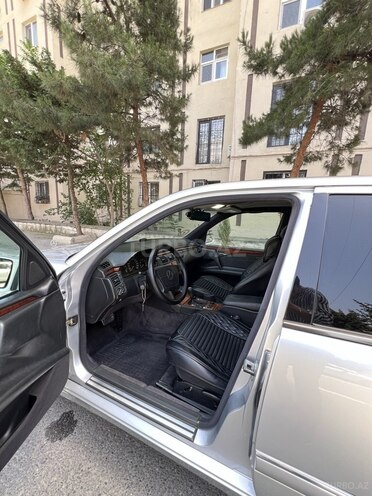 Mercedes E 240 1998, 302,862 km - 2.4 l - Bakı