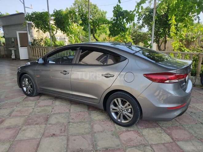 Hyundai Avante 2015, 170,971 km - 1.6 l - Neftçala
