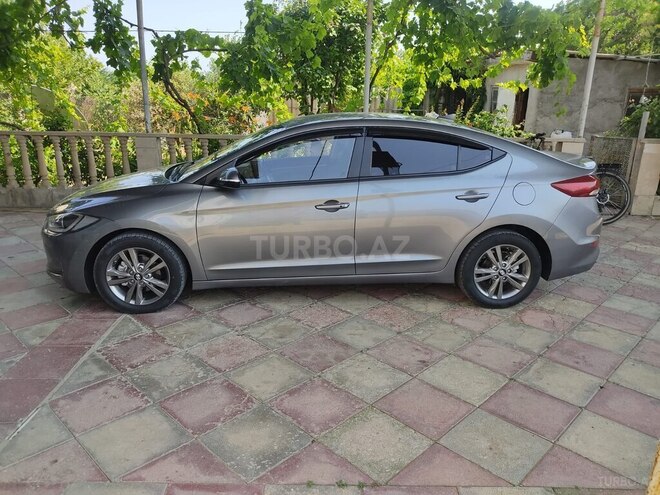 Hyundai Avante 2015, 170,971 km - 1.6 l - Neftçala