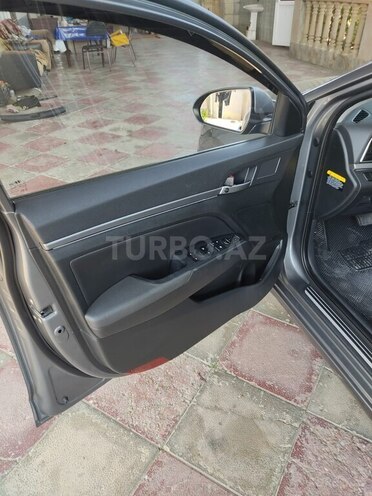 Hyundai Avante 2015, 170,971 km - 1.6 l - Neftçala