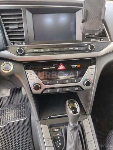 Hyundai Avante 2015, 170,971 km - 1.6 l - Neftçala